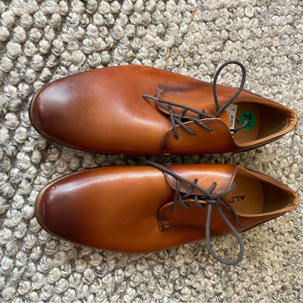 ALDO Men's 7.5 Classic Gradient Brown Leather Dress Shoes - Picture 2 of 8